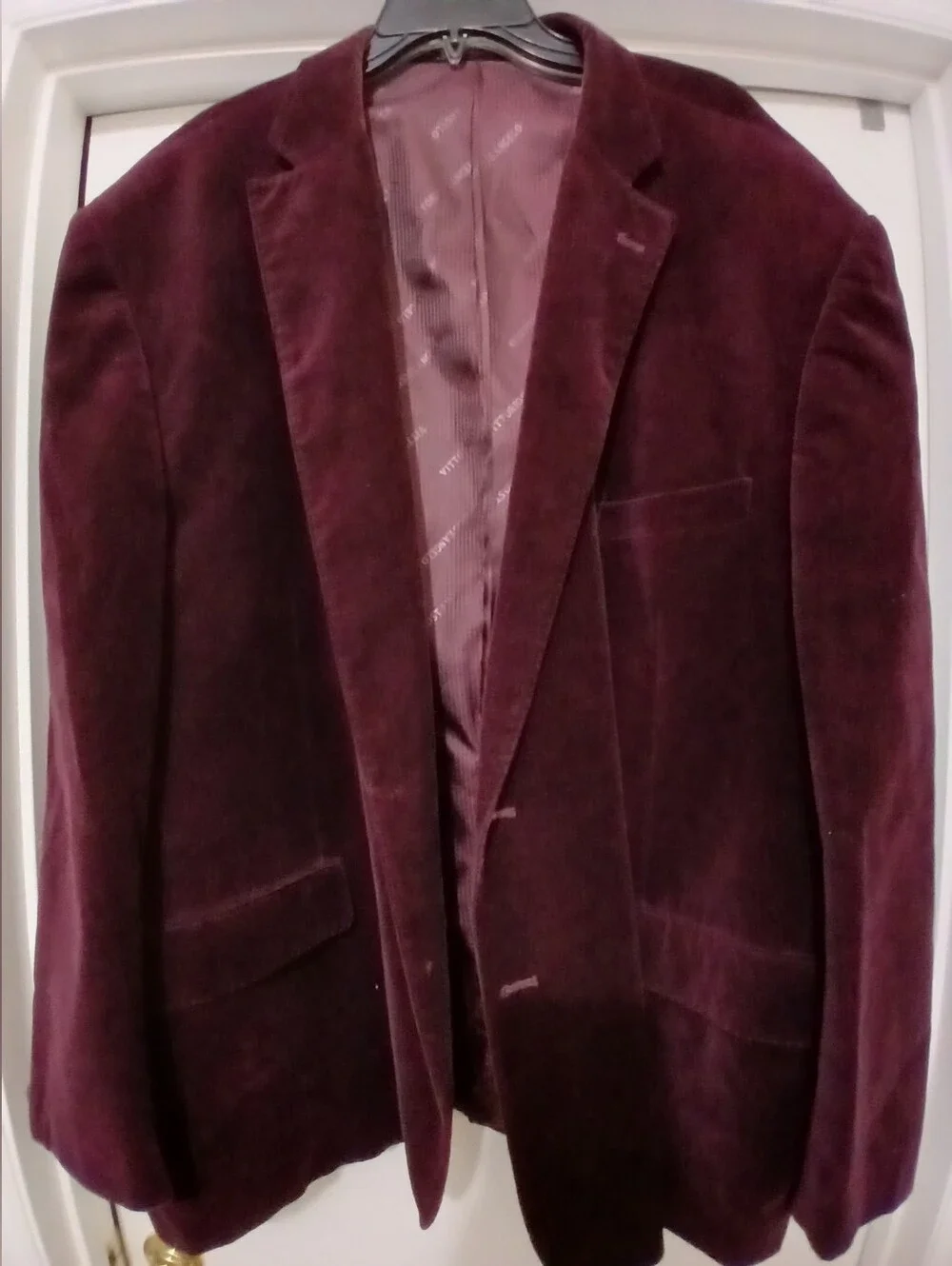 Vittorio St. Angelo Men's Velvet Sport Coat in Wine56R